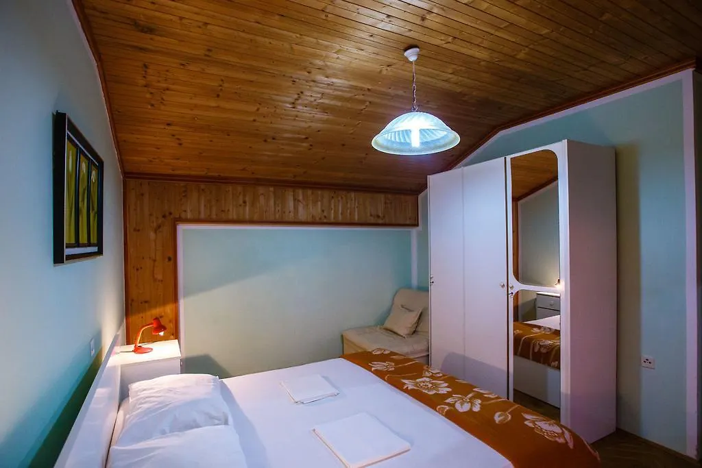 Apartments Slavko Supetarska Draga 0*,  Croazia