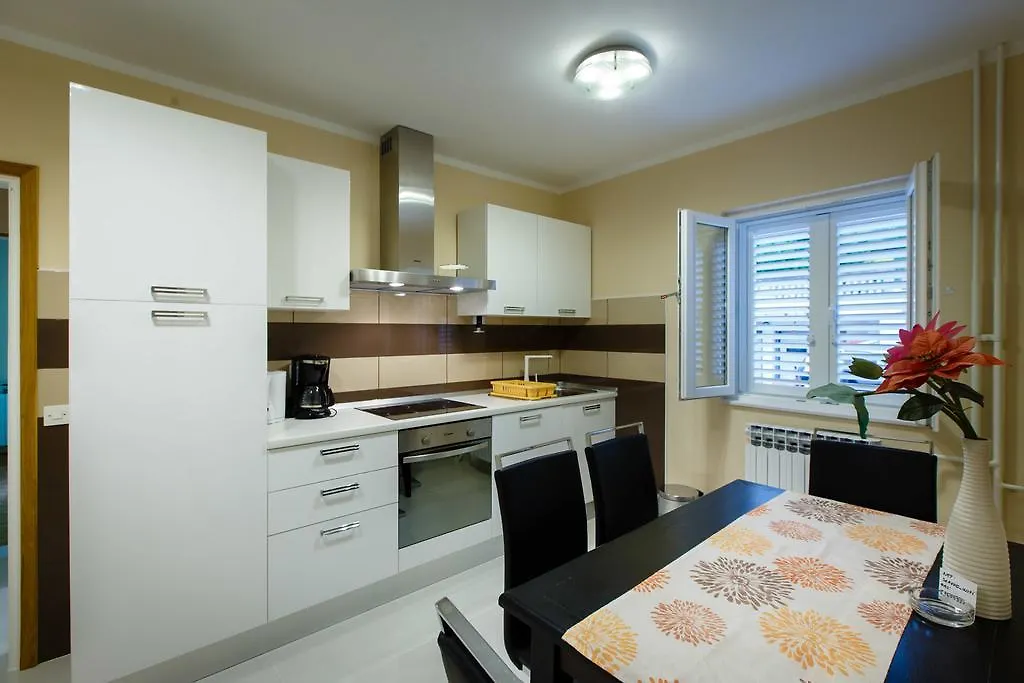 Apartments Slavko Supetarska Draga