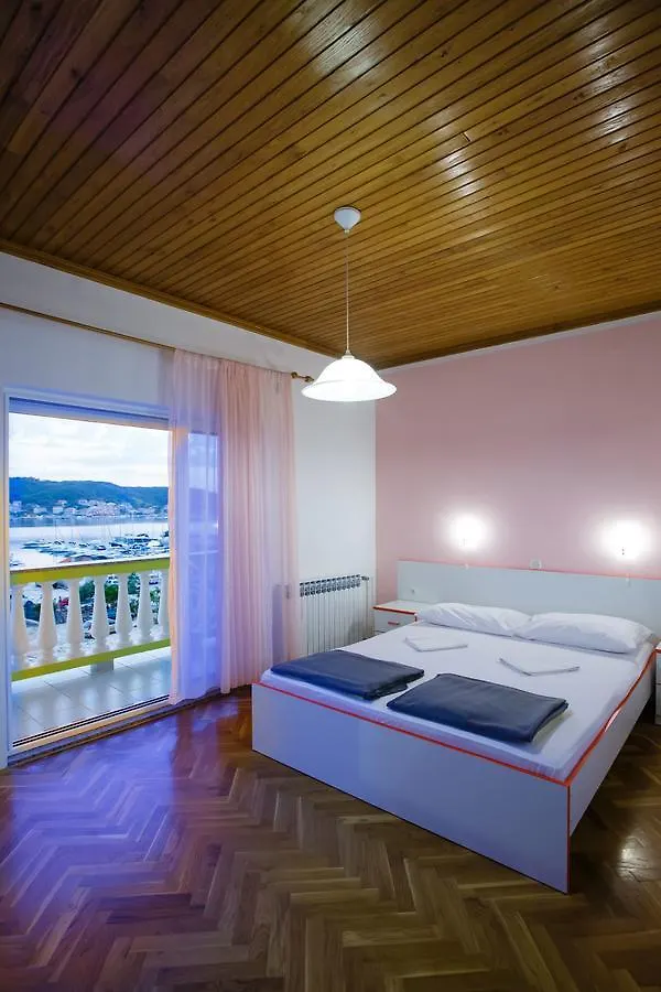 Apartments Slavko Supetarska Draga Croazia