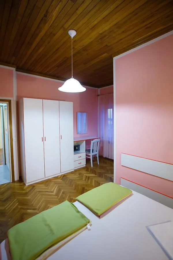 Apartments Slavko Supetarska Draga Croazia